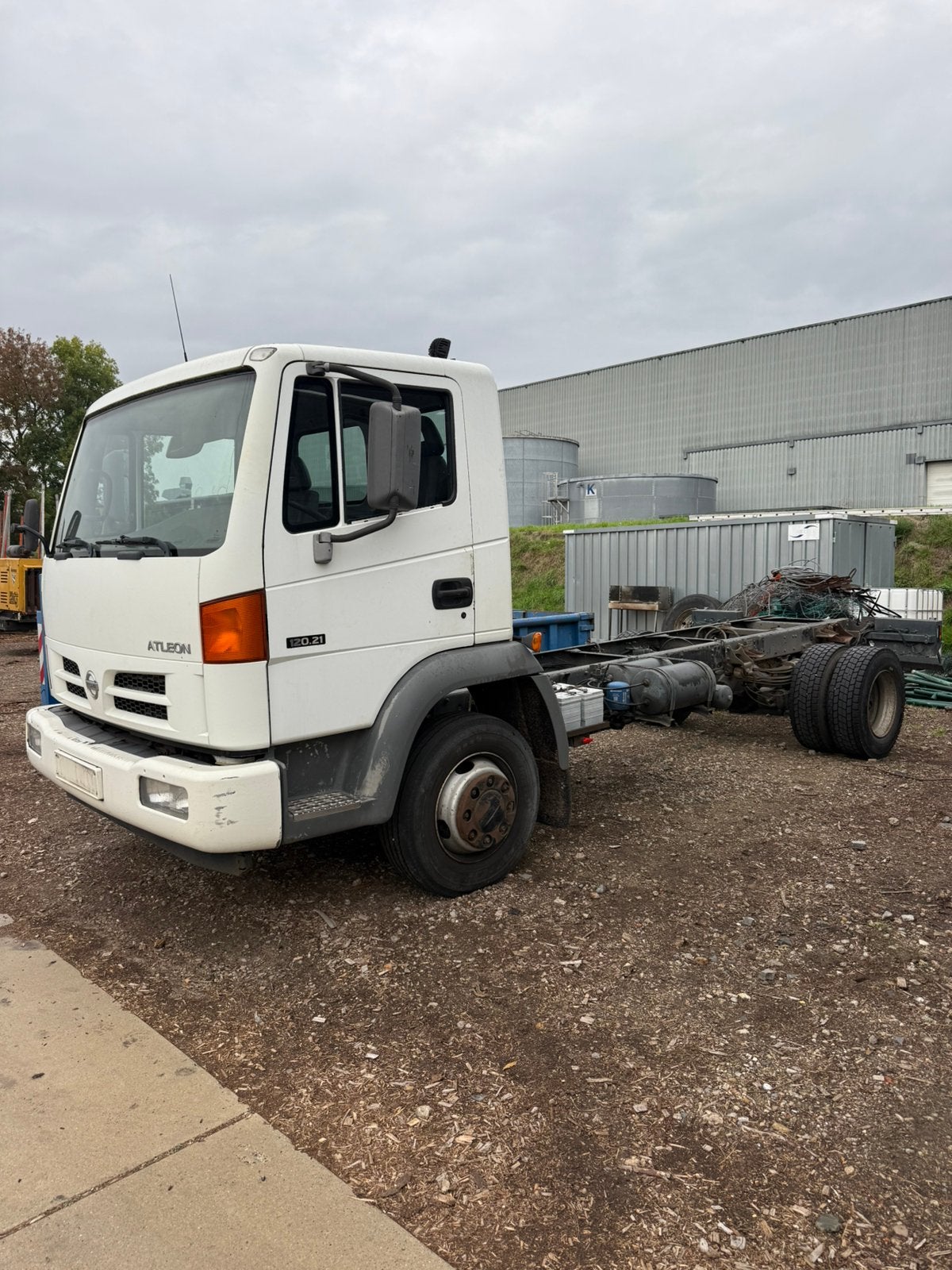 Nisan atleon 40 000 km bj2005, Autos, Autres marques, Achat, Diesel, Particulier