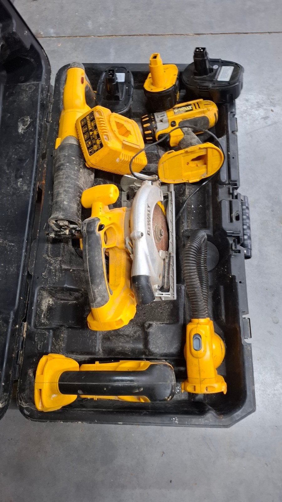dewalt set, Ophalen