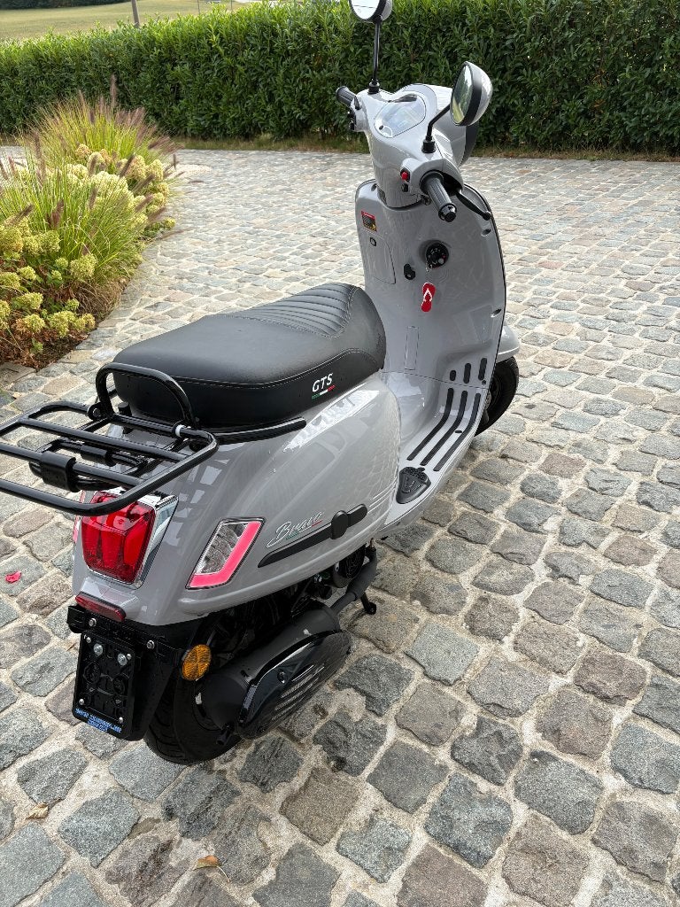 Brommer/scooter 25km/u, Fietsen en Brommers, Ophalen, Gts, Klasse A (25 km/u), Zo goed als nieuw