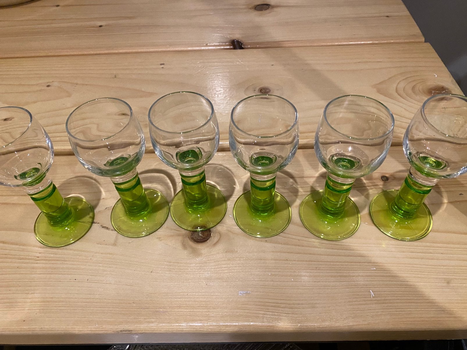 6 petits verres à pied, Enlèvement, Comme neuf