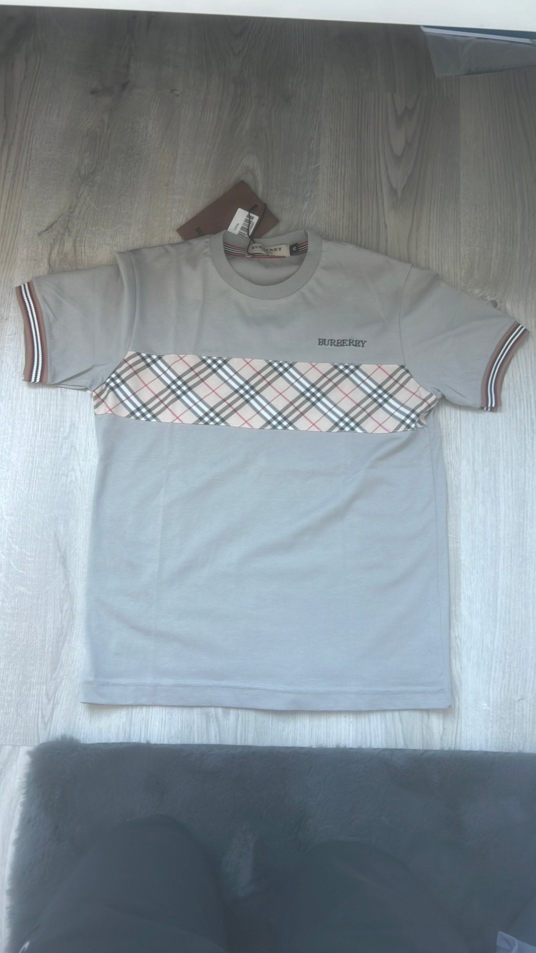 T-shirt burberry, Enlèvement, Comme neuf, Taille 46 (S) ou plus petite, Gris