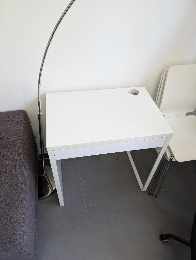 Bureau tafel - Desk table, Enlèvement, Utilisé, IKEA