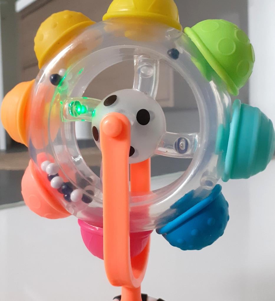 Baby speelgoed Sassy zuignap spinner, Enfants & Bébés, Enlèvement ou Envoi, Neuf, Autres types, Avec lumière