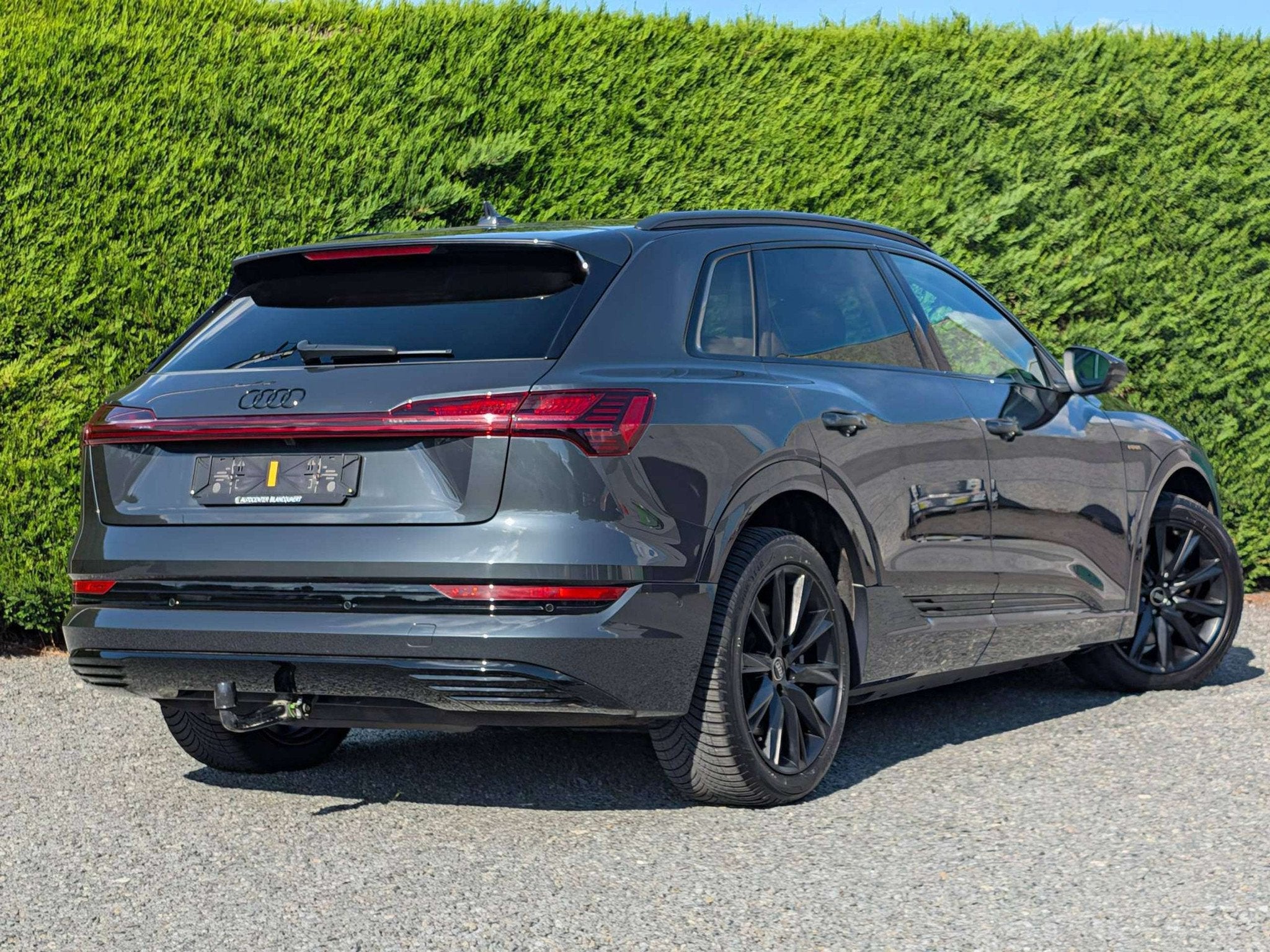Audi Q8 e-tron (Q8) Trekhaak - camera - quattro - luchtverin, Auto's, Automaat, 476 km, Stof, Gebruikt