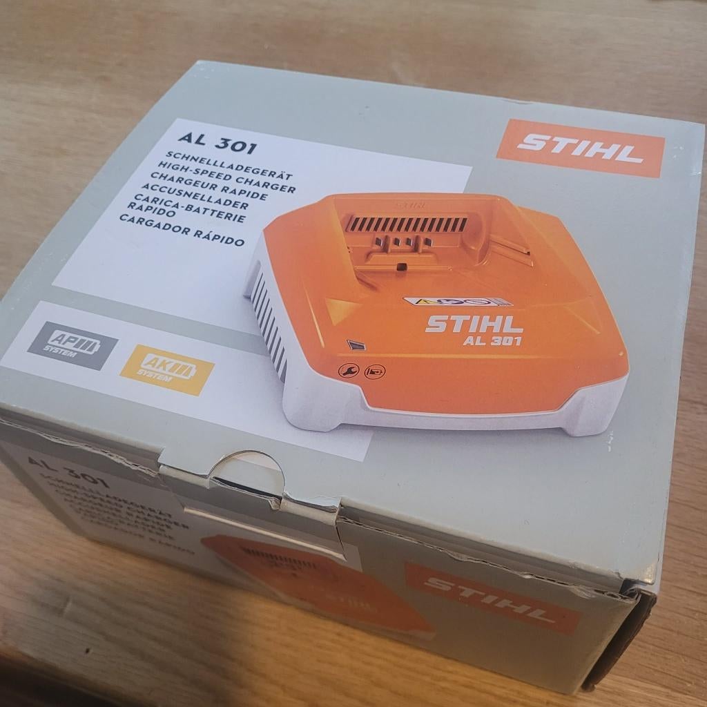 lader  Stihl AL301, Ophalen, Nieuw, Accu, STILL