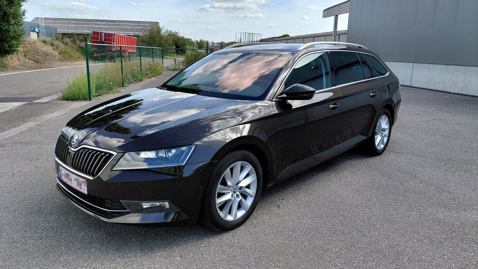 Skoda Superb combi / BTW-Wagen, Autos, Cuir, Euro 6, Entretenue par le concessionnaire, Noir