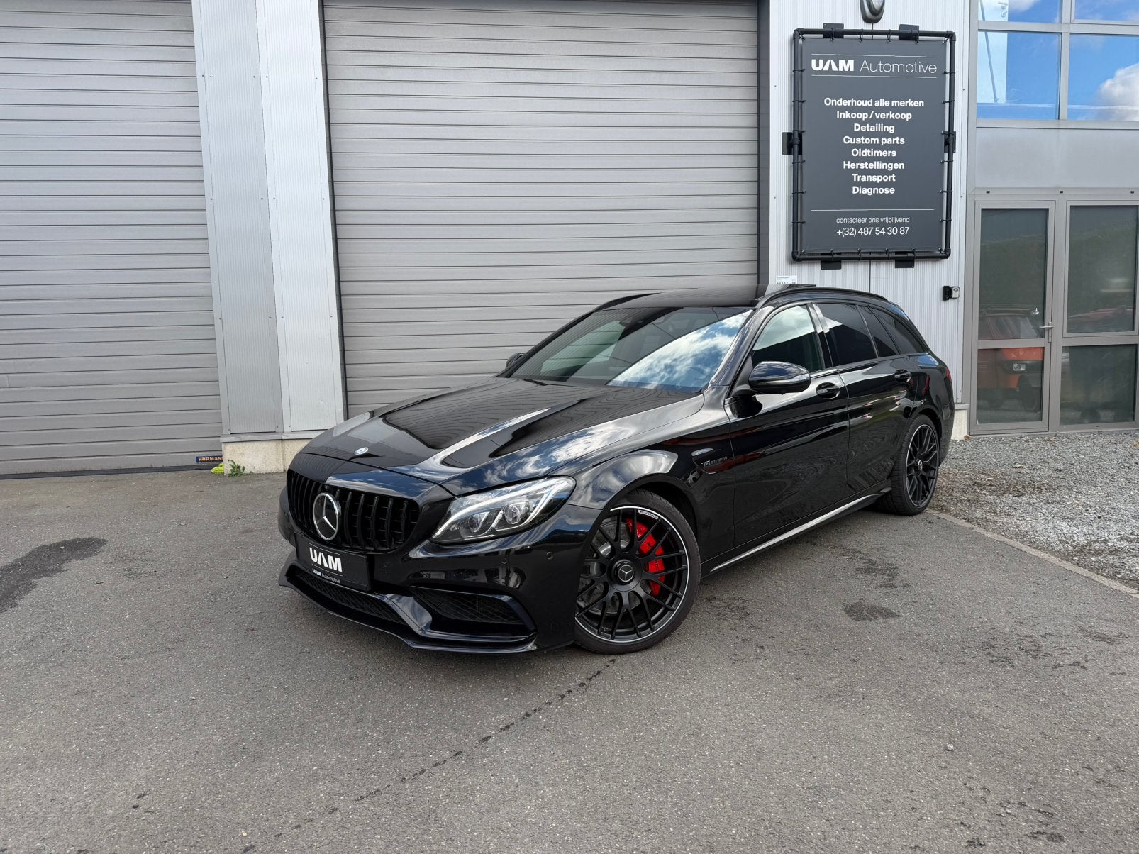 Mercedes C63 AMG - PANO - burmester - sportuitlaat - LV, Auto's, Automaat, Zwart, Leder, Bedrijf
