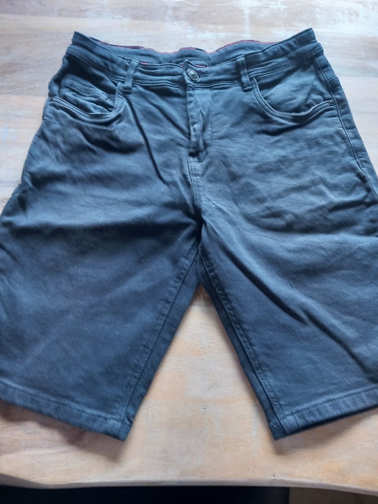 Zwarte jeans short, Kinderen en Baby's, Kinderkleding | Maat 164, Ophalen, Gebruikt, Jongen, Broek