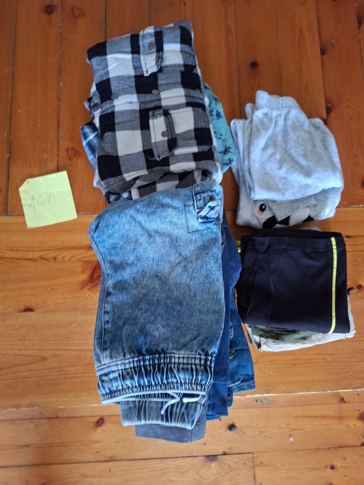 Partij kinderkleding maat 104, Enlèvement