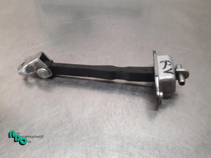 Deurvanger 4Deurs rechts-voor van een Suzuki SX-4 (SX-4 06-), Gebruikt, -, -, Ophalen of Verzenden