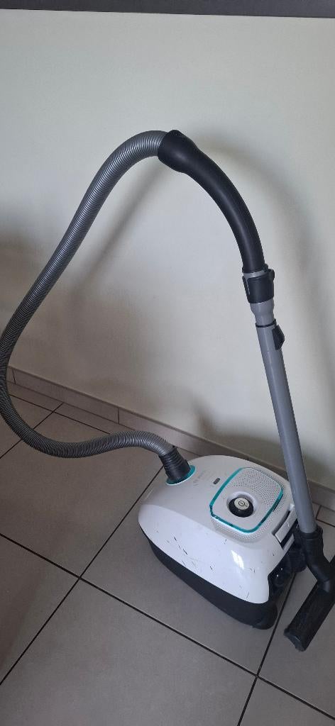 Aspirateur Bosch serie 4 Prohygienic, Enlèvement, Utilisé, Sac à poussière