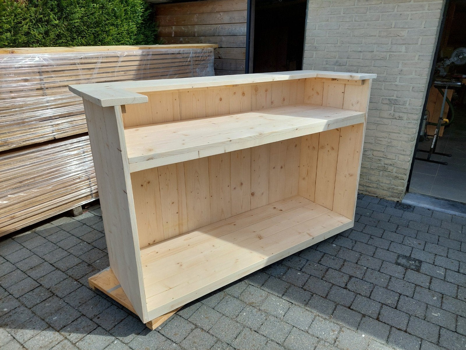 Nieuwe toog in steigerhout, Enlèvement