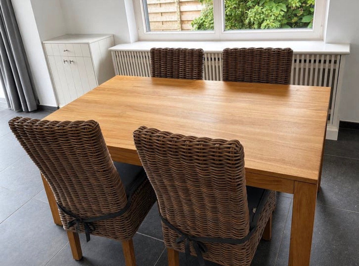 Teken tafel met 4 rieten stoelen, Huis en Inrichting, Ophalen, Zo goed als nieuw