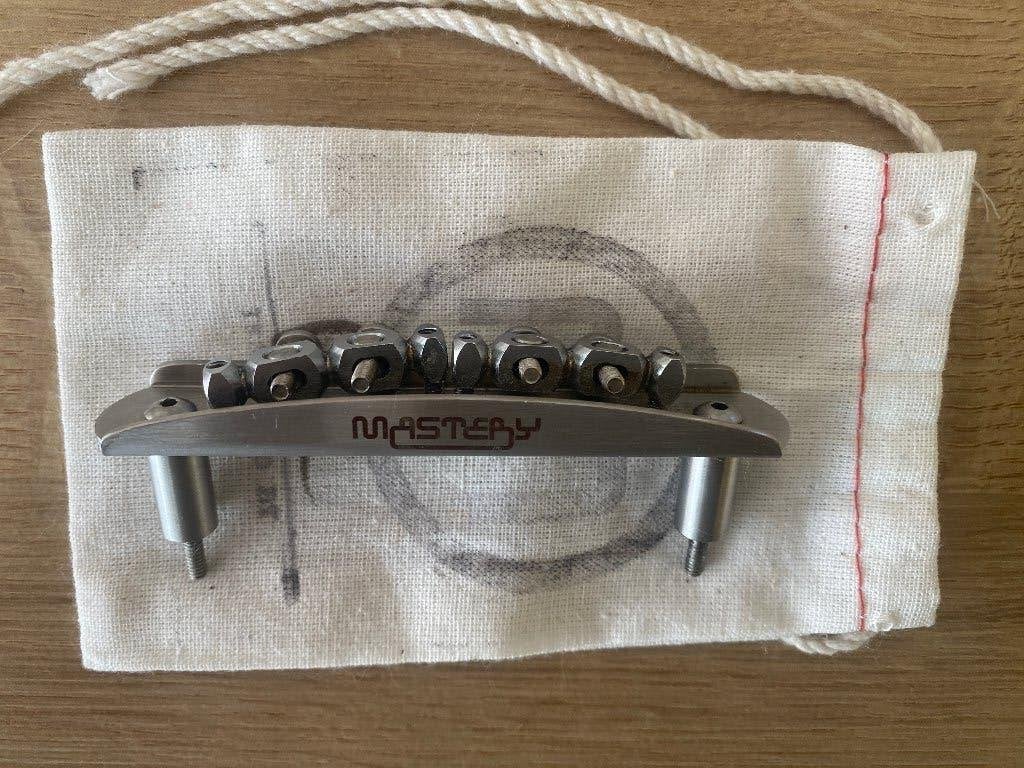 Mastery Bridge M1, Enlèvement, Comme neuf, Solid body, Autres marques