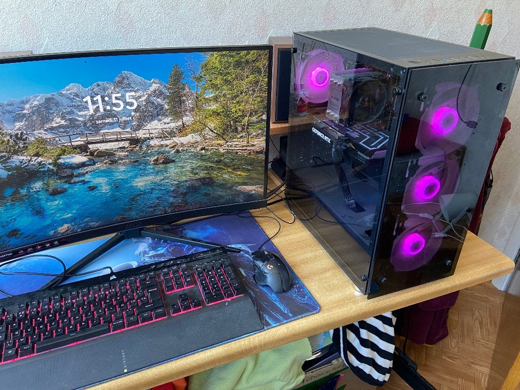 Gamen op de pc, Computers en Software, Desktop Pc's, Zo goed als nieuw, 4 Ghz of meer, 16 GB, Met videokaart, Met monitor, Gaming