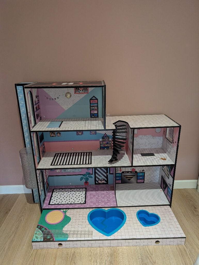 LOL Surprise houten poppenhuis met lift en zwembad, Ophalen, Gebruikt, Poppenhuis