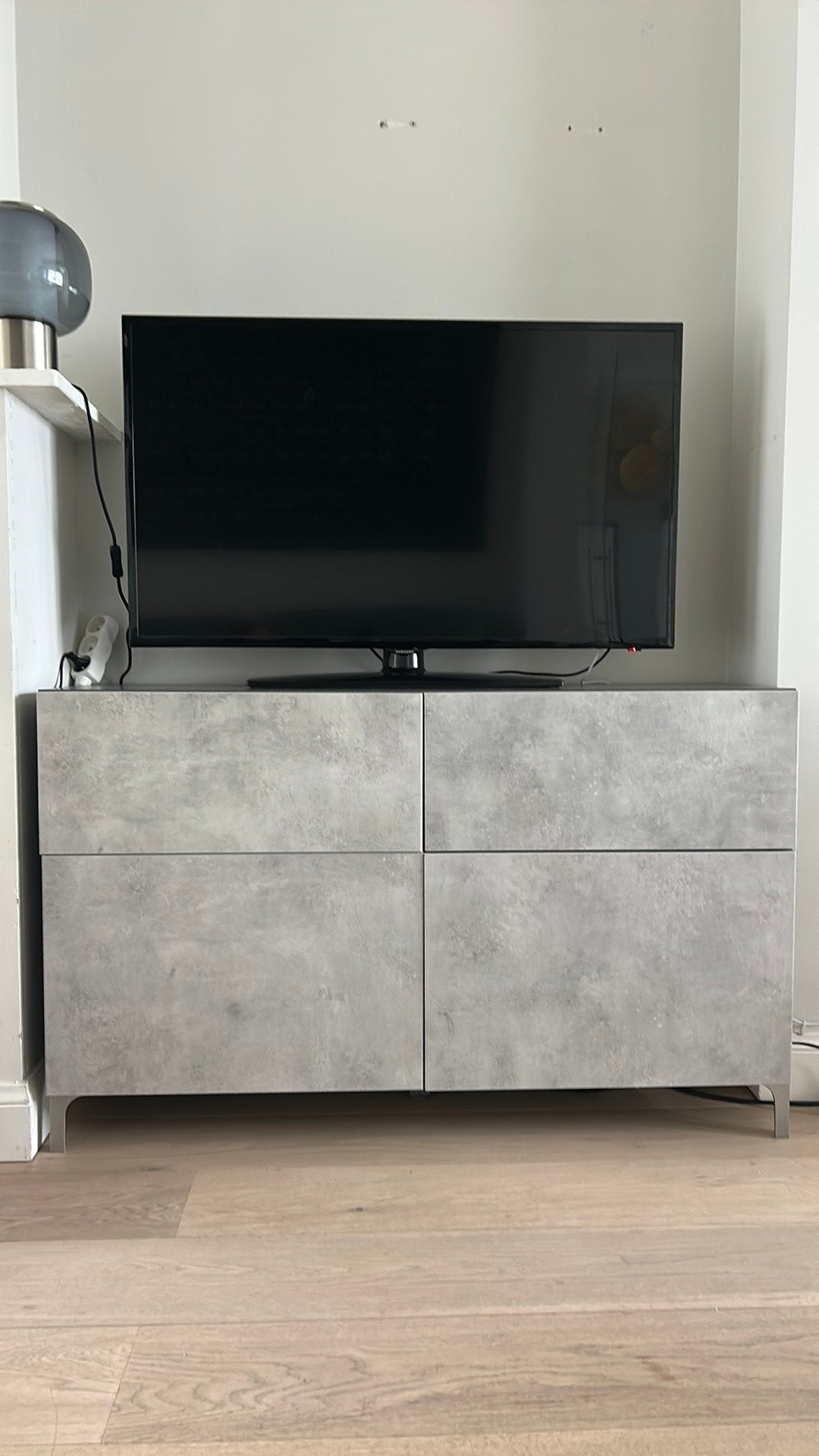 TV meubel Besta IKEA donkergrijs beton 120x42x72 cm, Ophalen, 100 tot 150 cm, Zo goed als nieuw, Minder dan 100 cm