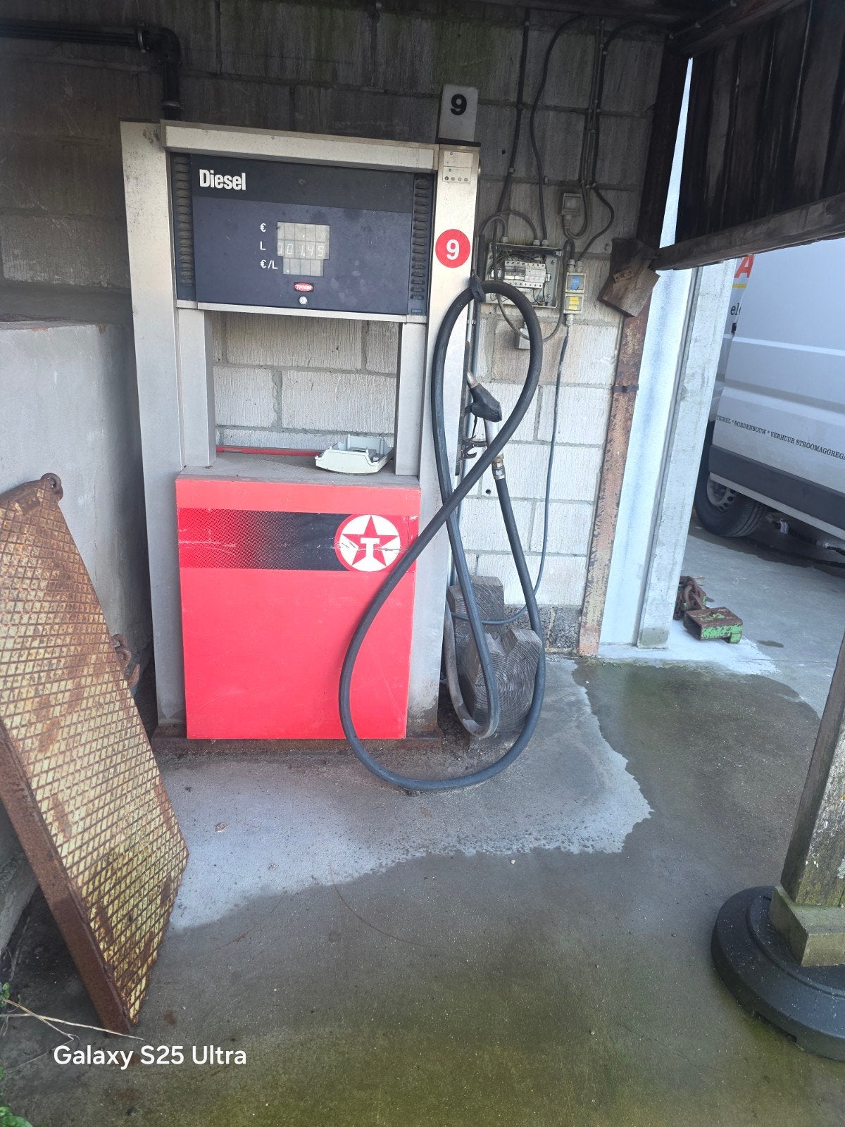 Dieseltank installatie 14000l. met Tockheim pomp, Ophalen
