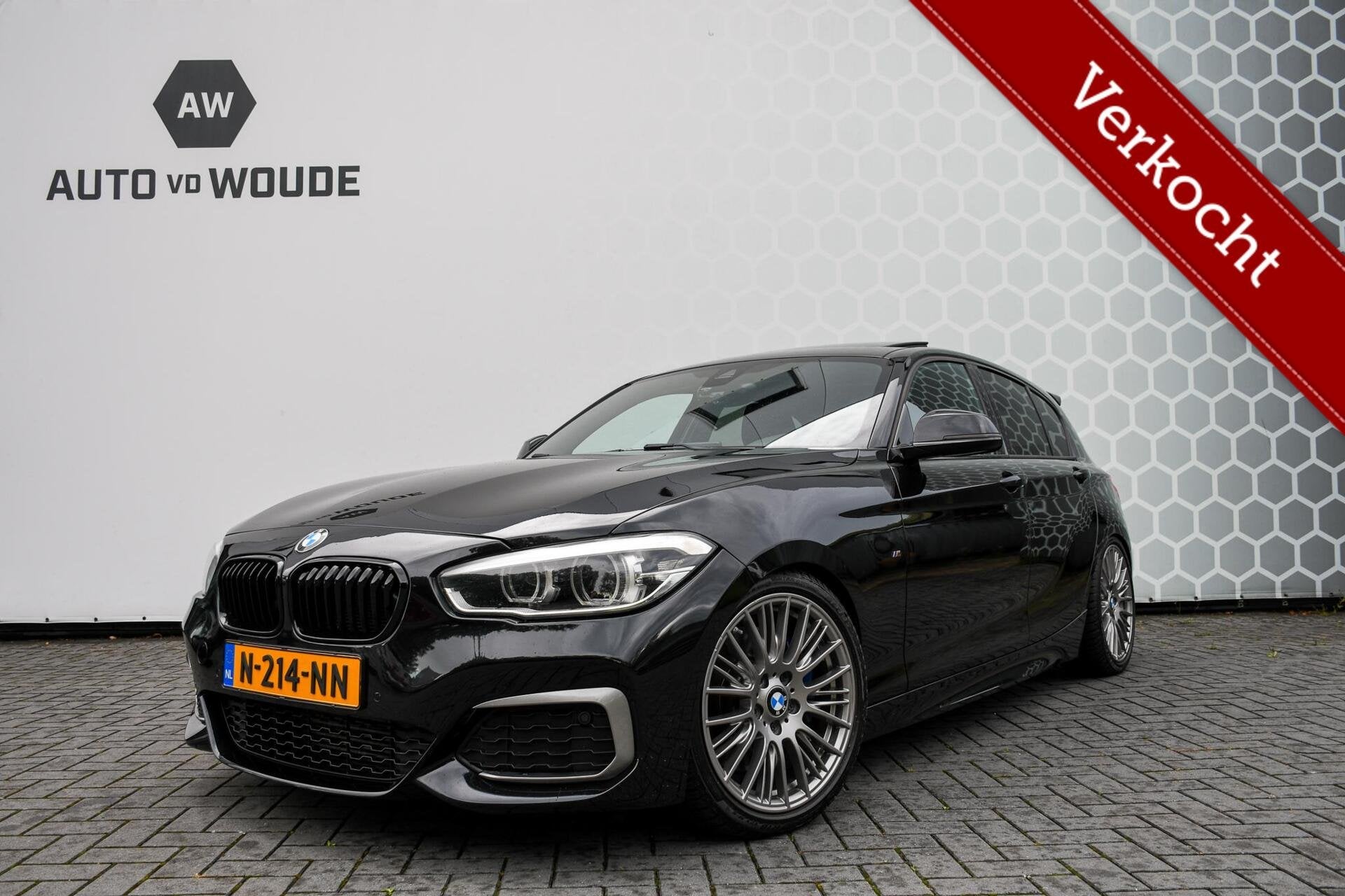 BMW 1-serie M135i XDrive Schuifdak Chip 400PK downpipe!, Autos, BMW, Cuir, Achat, Euro 6, Entreprise