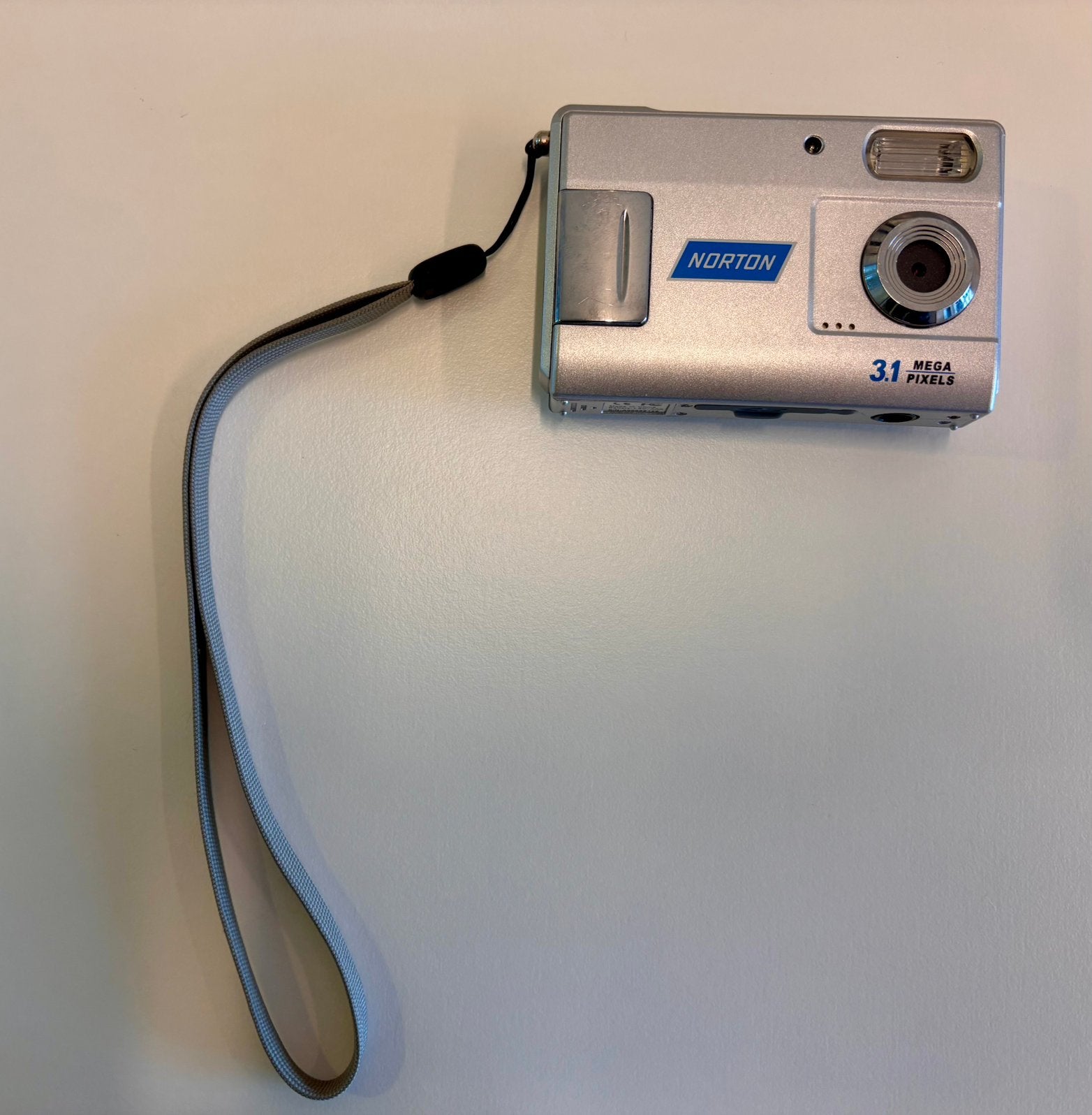 Appareil numérique vintage Norton 3.1 MP, TV, Hi-fi & Vidéo, Appareils photo numériques, Autres Marques, Sangle de transport, Enlèvement ou Envoi