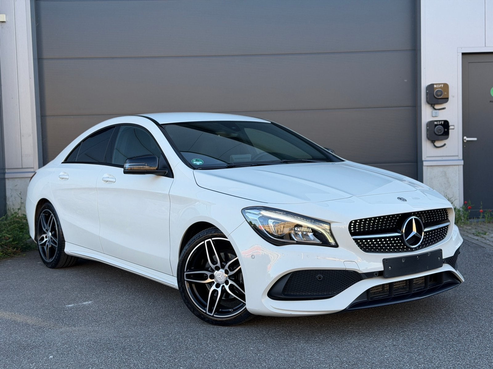 Mercedes-Benz CLA 180 AMG Pack*1ste eigenaar*Garantie, Auto's, Mercedes-Benz, CLA, Euro 6, Wit, Bedrijf