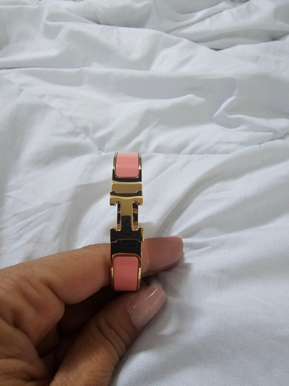 Bracelet en or avec détails roses — nouveau, Enlèvement ou Envoi, Neuf, Autres matériaux, Autres marques