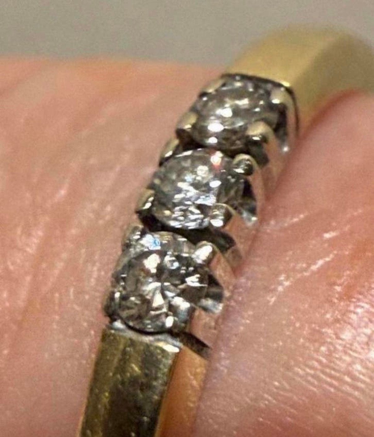 Gouden ring Diamonde met 3 natuurlijke VS diamanten! 16,75mm, Handtassen en Accessoires, Ringen, Geel, Ophalen of Verzenden, Kleiner dan 17