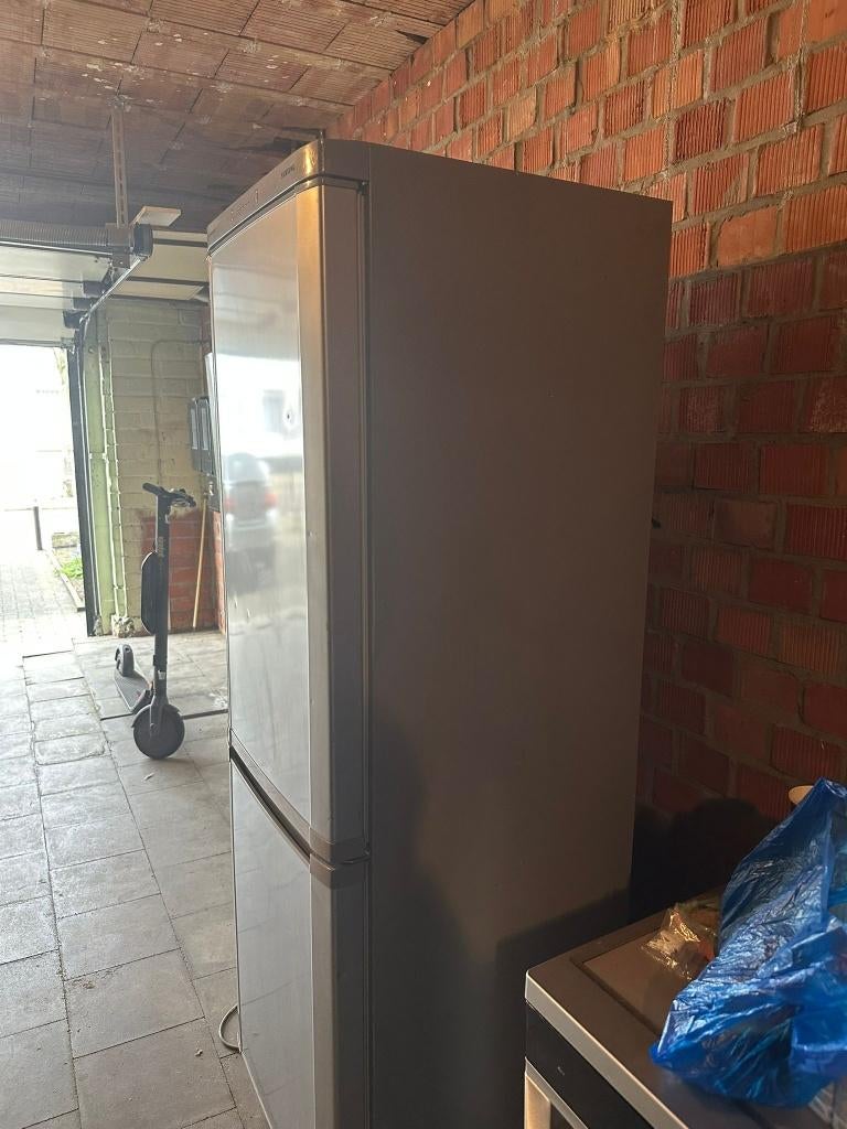 Samsung frigo perfect werkend, Elektronische apparatuur, Koelkasten en IJskasten, Ophalen, Gebruikt