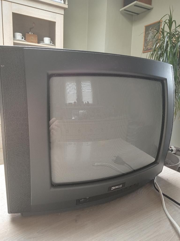 Analoge kleur televisie NOSTALGIE  Speelt PlayStation 1 & 2, Ophalen