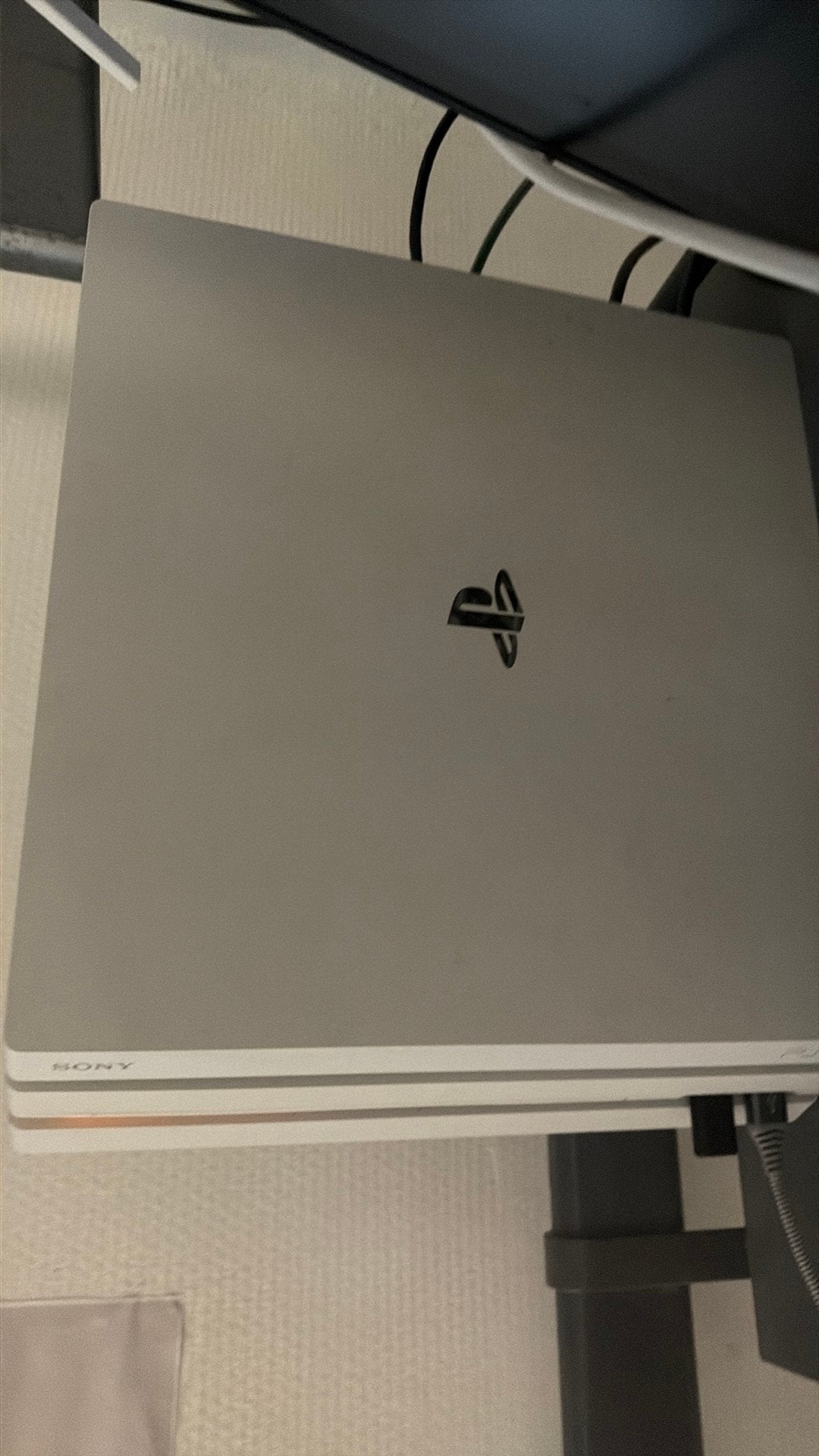 Ps4 pro 1 tb met 2 controllers en monitor, Games en Spelcomputers, Met 2 controllers, Ophalen of Verzenden, Zo goed als nieuw