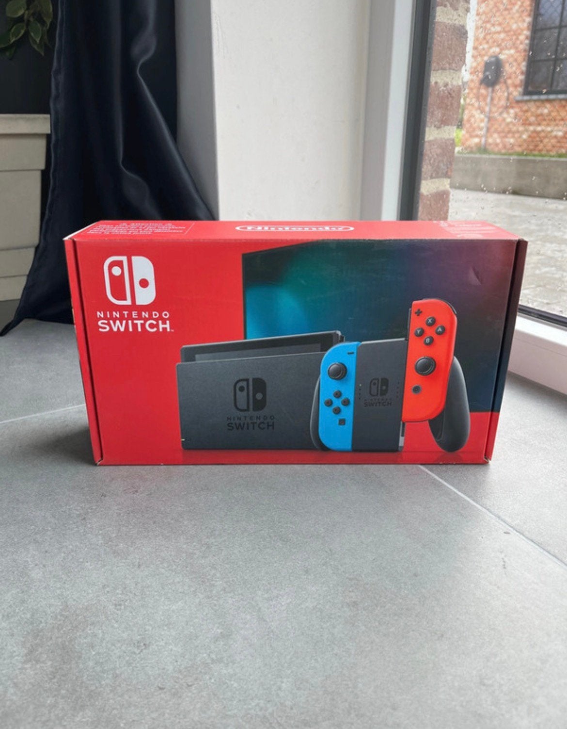 Nintendo swith v1 met gratis case, Enlèvement ou Envoi, Comme neuf, Avec 2 manettes, Switch Original