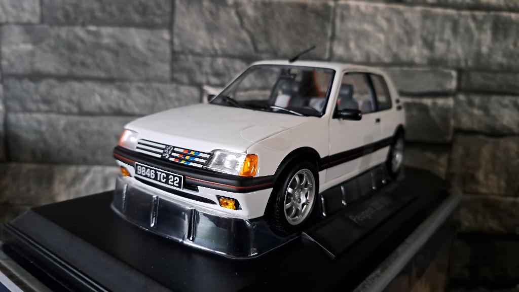 Peugeot 205 GTI 1.9 1/18éme, Neuf, Enlèvement ou Envoi, Voiture, Norev
