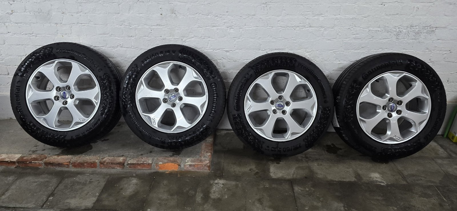 235/60/R 18 volvo xc60, Auto-onderdelen, Ophalen