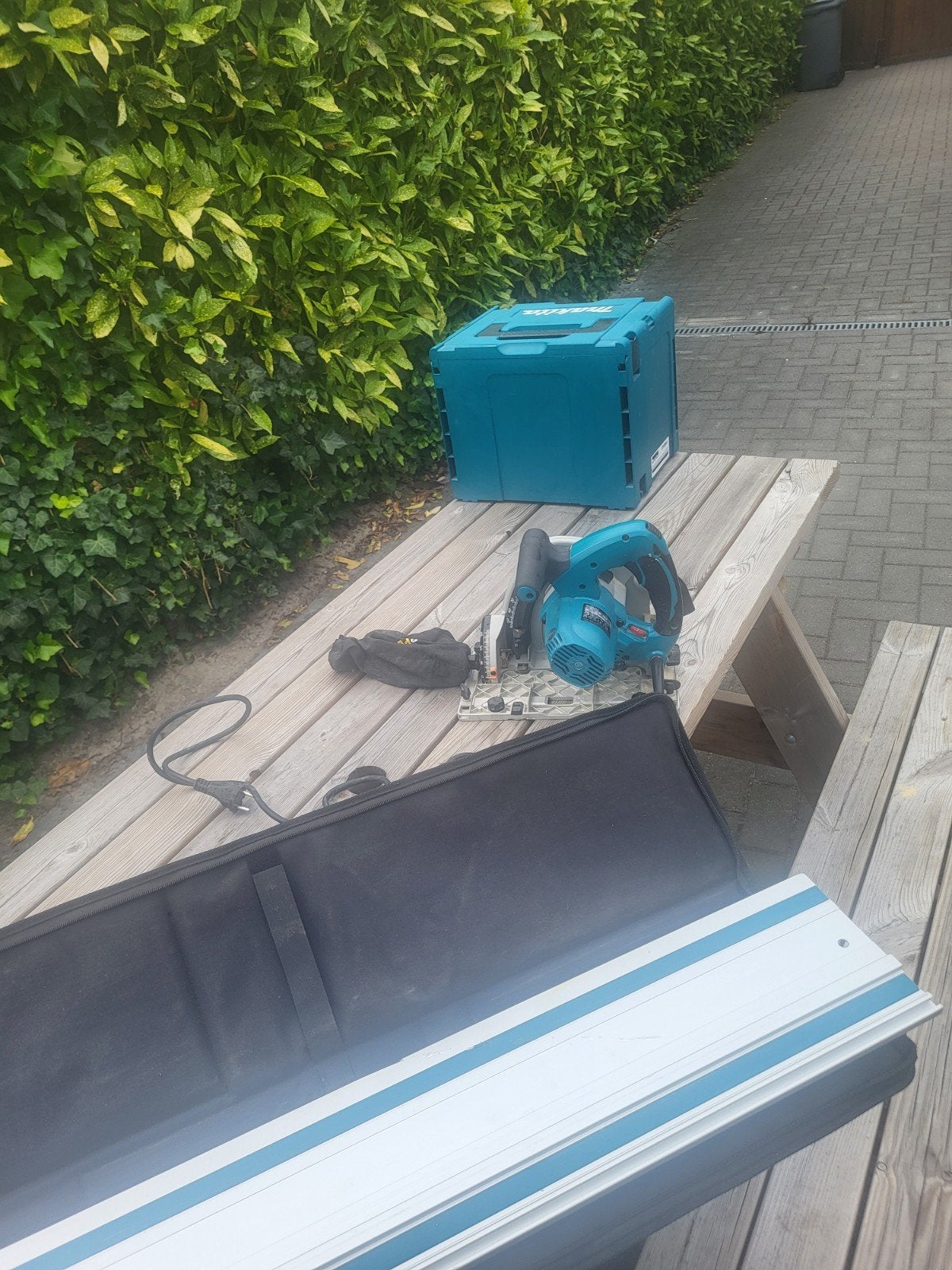 Makita sp6000j met 1 geleiderail, Bricolage & Construction, Outillage | Scies mécaniques, Enlèvement, Scie plongeante