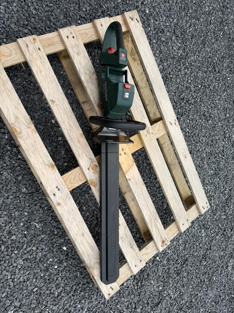 Taille haies 65cm sur accu Metabo (Vendu sans batterie), Enlèvement, Comme neuf, Batterie