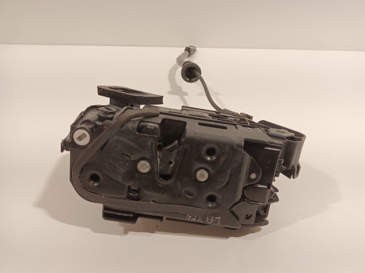 Slot mechaniek portier elektrisch centrale vergrendeling lin, Onderdelen@venauto.nl, Van der Ven Autorecycling B.V., Ettenseweg 76, 4706 PB Roosendaal, The Netherlands