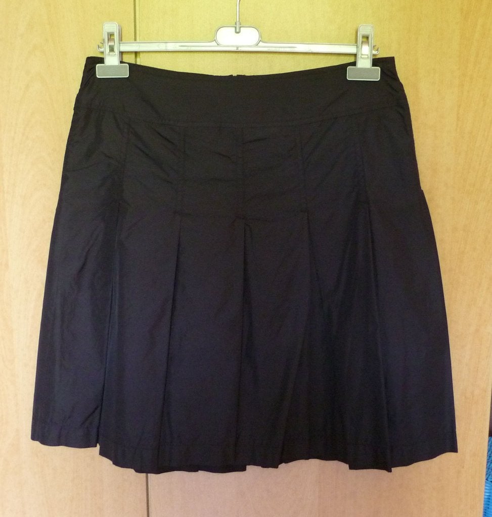 Zwarte gevoerde regenstof A-lijn rok met plooien H&M Mt 38, Ophalen of Verzenden, Maat 38/40 (M)