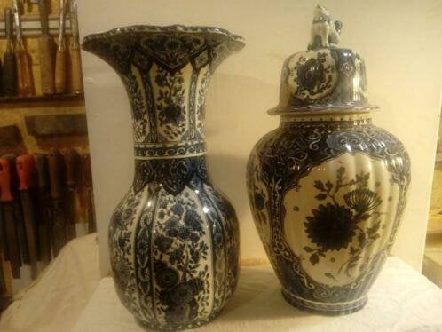 Deux Vases Delfts, Enlèvement