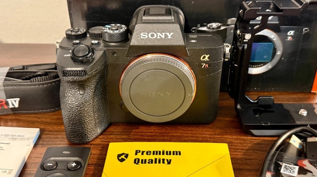 Sony Alpha a7R IV systeemcamera 61 MP (ILCE-7RM4), E-mount, Audio, Tv en Foto, Kantelbaar/draaibaar scherm, Gebruikt, Draagriem