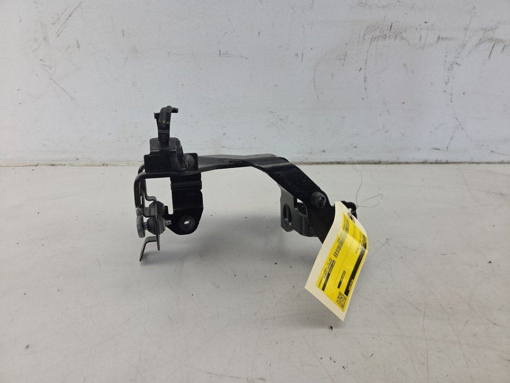 SUPPORT Peugeot 208 II (UB / UH / UP) (|9851154180|), Kontakt-peugeot@peugeot.com, Utilisé, Peugeot Deutschland GmbH, Bahnhofsplatz
65423  Rüsselsheim, DE