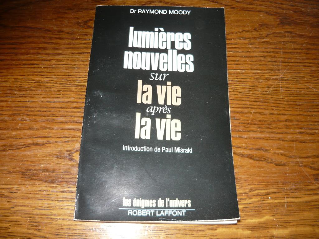 Lumières nouvelles sur la vie après la vie, Boeken, Esoterie en Spiritualiteit, Ophalen of Verzenden, Gelezen