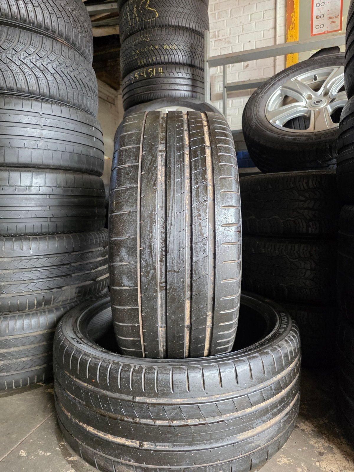 295 35 24 kumho avec montage et équilibrage, Enlèvement