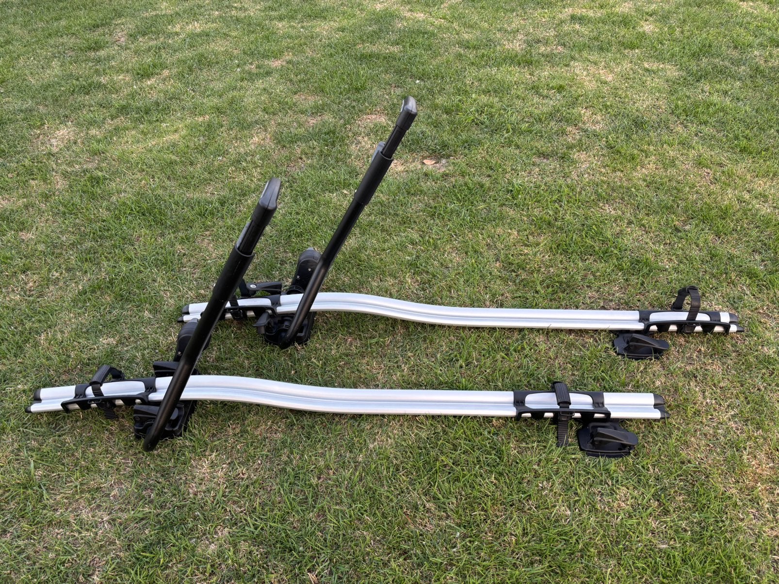 2x Thule ProRide 591 goede staat, Auto diversen, Fietsendragers, Ophalen, 2 fietsen, Zo goed als nieuw, Dakdrager