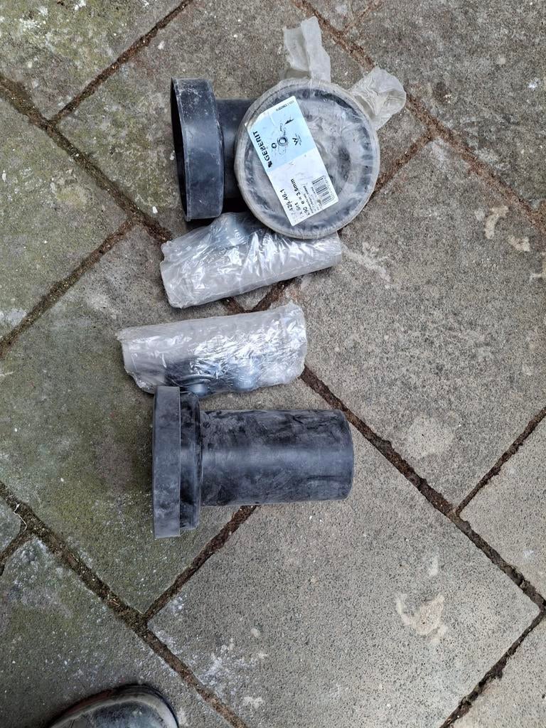 Cassolette voor buiten en aansluitset voor 2 hangende toilet, Ophalen, Nieuw, Toilet