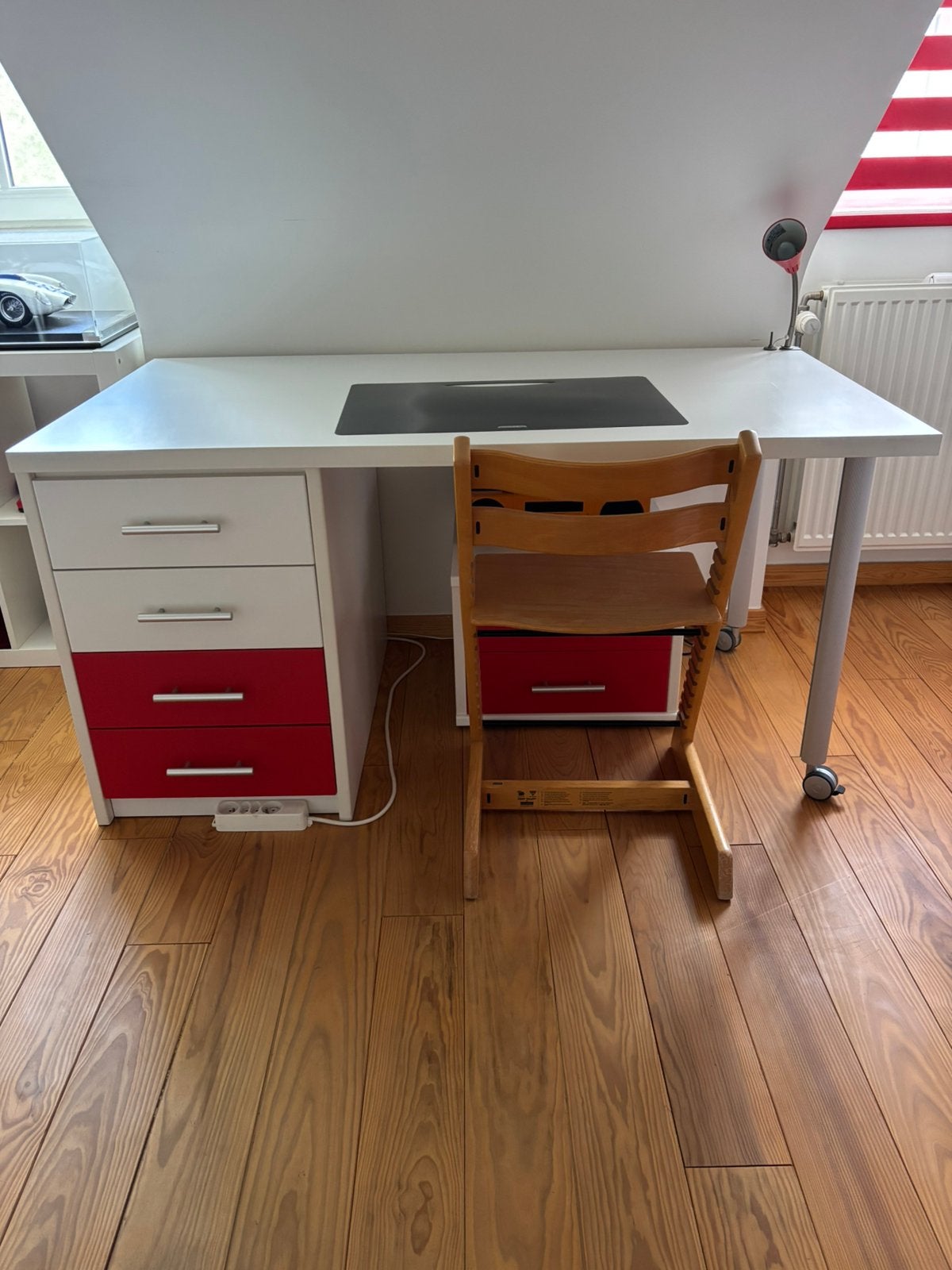 Bureau de haute qualité avec armoire assortie, Enlèvement, Comme neuf