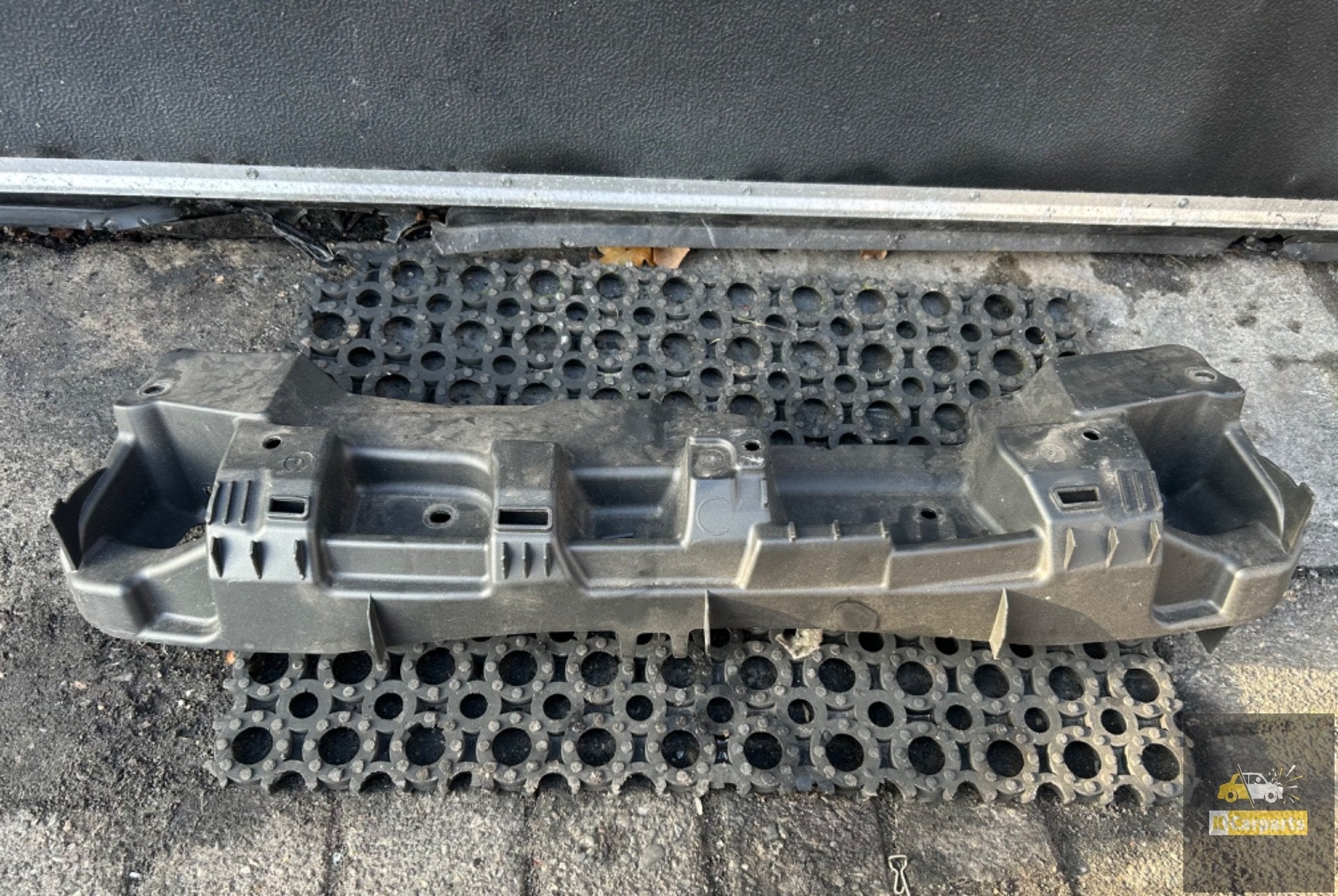 Gril bovenbalk 52117-0H020 citroen c1 Peugeot 108 bumper, Auto-onderdelen, Info@fabrikant.eu, Bumper, Peugeot, Fabrikant BV
