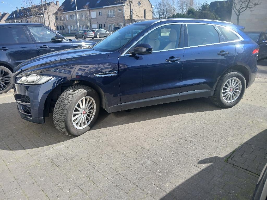 JAGUAR F-PACE 3.0d FULL OPTION!, Autos, Jaguar, Cuir, Euro 6, Entreprise, Carnet d'entretien