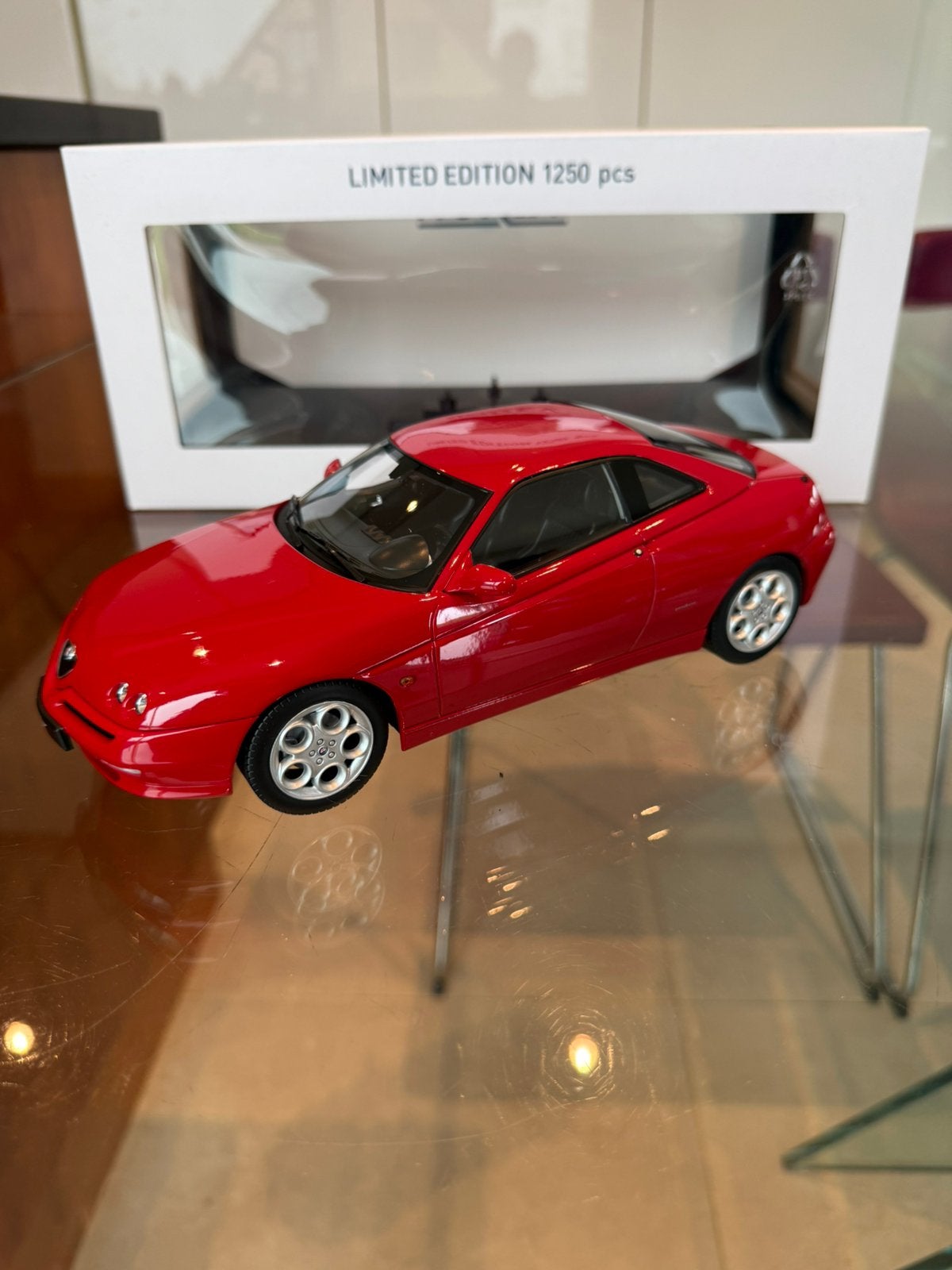 1:18 Alfa Romeo GTV Gran Turismo Veloce Coupe 2.0 16V Norev, Enlèvement ou Envoi, Comme neuf, Norev