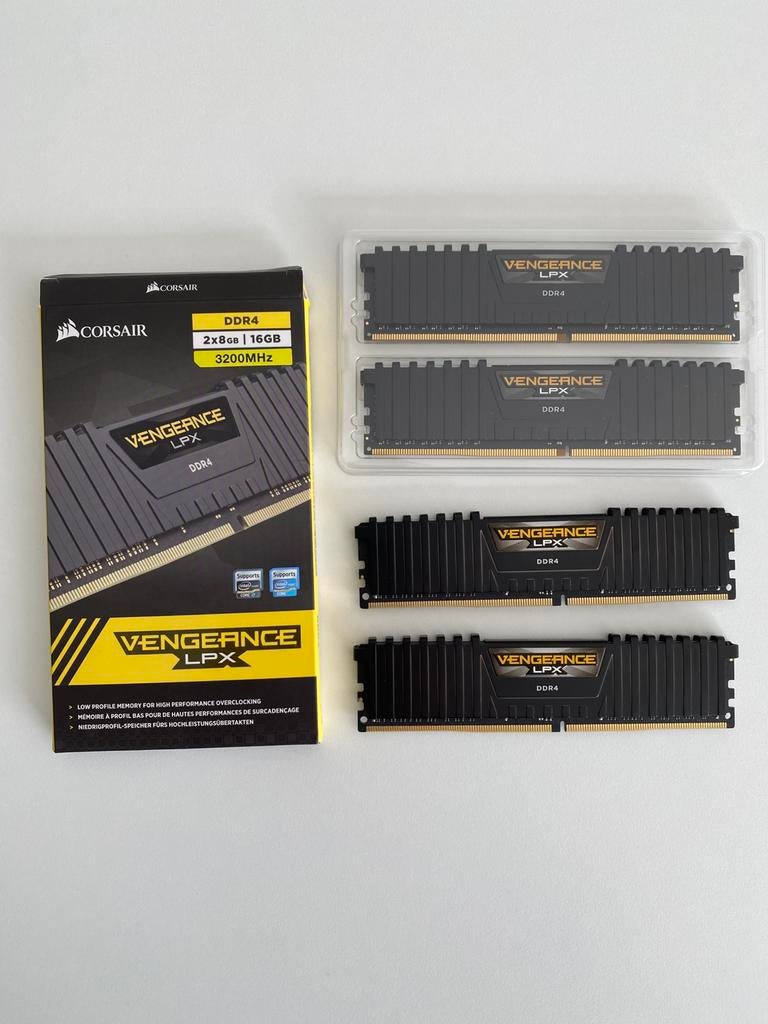 Corsair DDR4 3200MHz RAM – 32GB (4x8GB), Computers en Software, RAM geheugen, Zo goed als nieuw, Desktop, DDR4, Ophalen of Verzenden