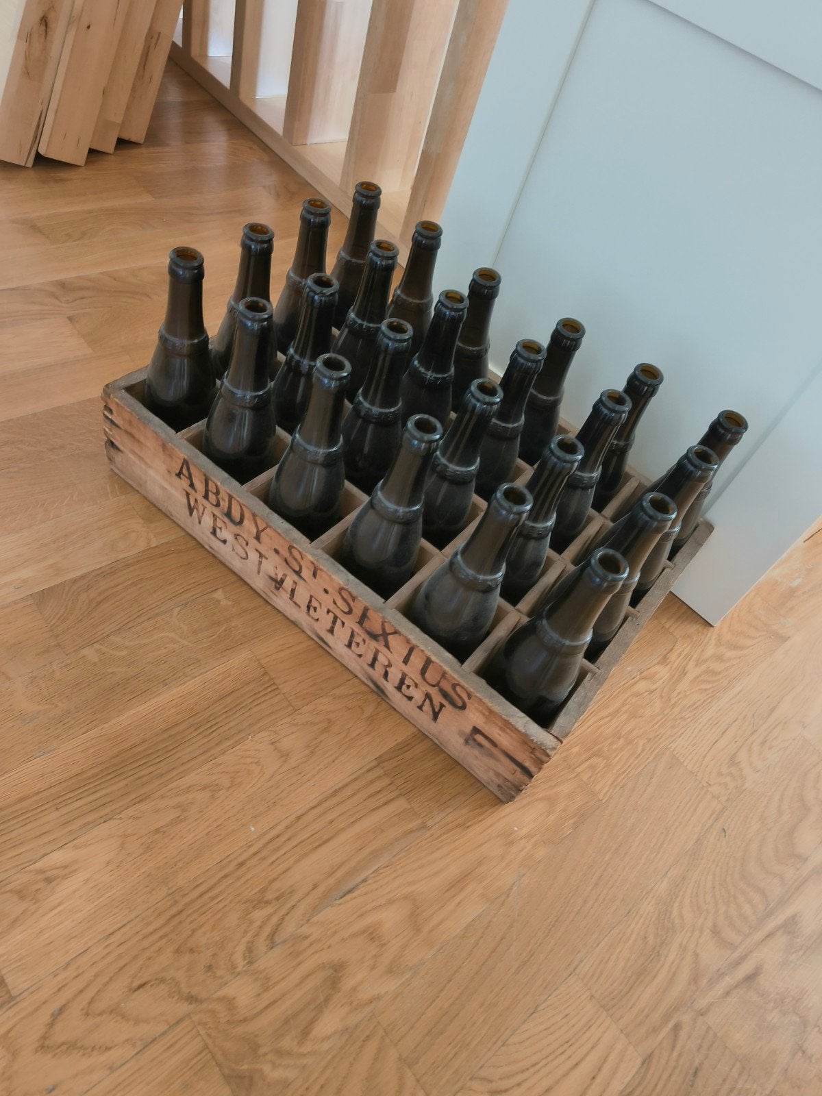 Bak lege flessen westvleteren, Ophalen